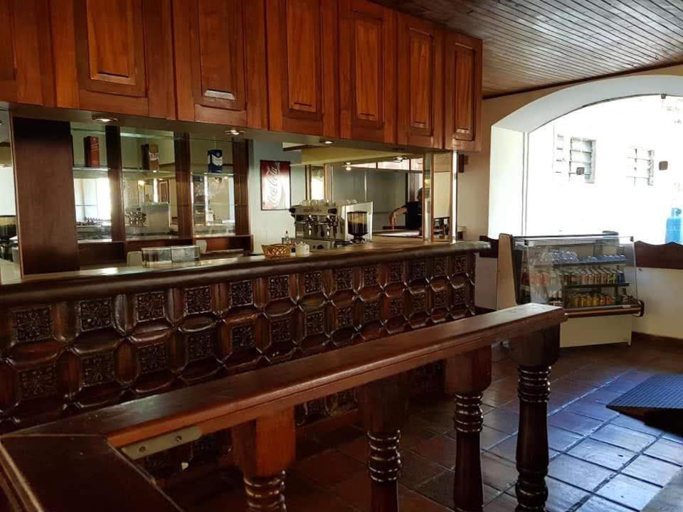 Hotel Cavalinho Branco อากวัสจิลิงดอยา ภายนอก รูปภาพ